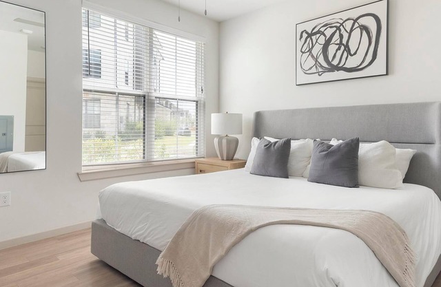 Landing | Beautiful 1BD, Courtyard, Clubhouse