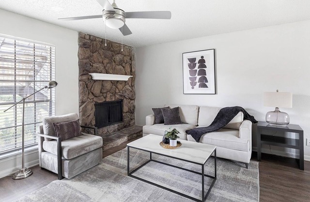 Landing | Incredible 2BD, Pool, Gym