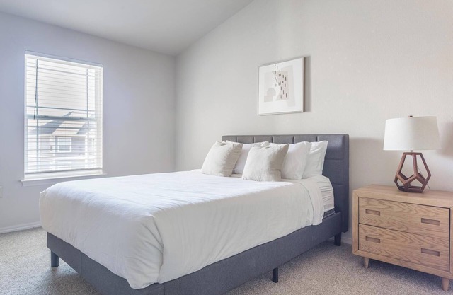 Landing | Modern 1BD, Courtyard, Gym