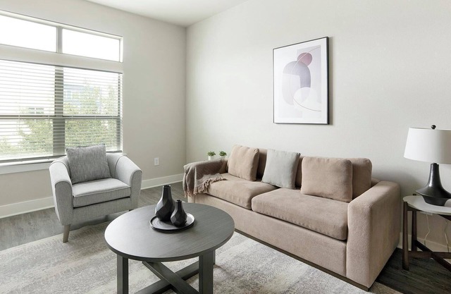 Landing | Stunning 2BD, Gym, Clubhouse