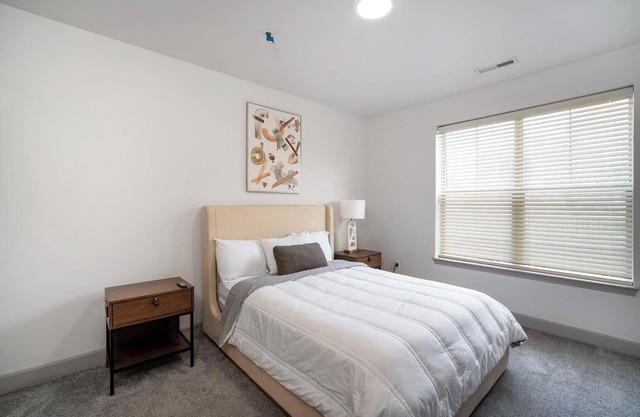 Landing | Stunning 2BD, Clubhouse, Pool