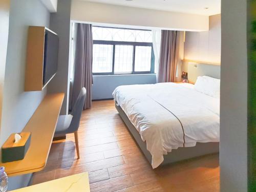 Lanerz Hotel - Shenzhen Futian District Huaqiang Road Metro Station