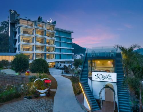 Lanshan Moon Resort