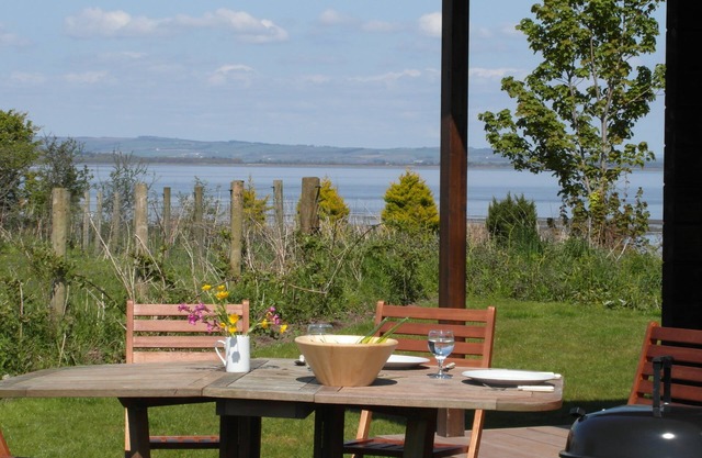 Lapwing Lodge - a very comfortable and spacious seaside log chalet in an ideal position a minutes w