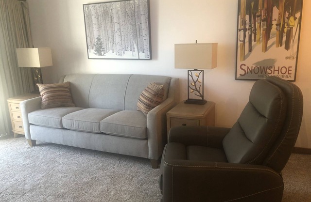 Large 1 Bedroom with Den. Second floor overlooking pool.