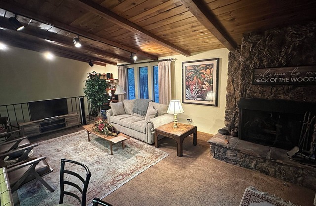 Large 1875 SF 2-bedroom + 2 LR with Sofa Beds townhome in Zephyr Cove with WiFi