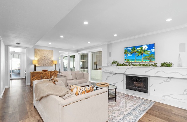 Large 3BD : Master Suite : Pool