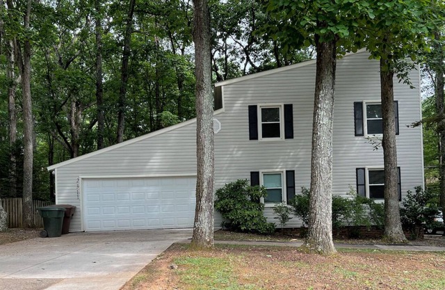 Large 4 BR Home in the Heart of GSO