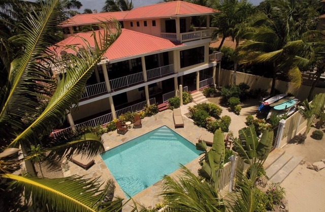 Large 5+ Bedroom Oceanfront w/Pier and Pool