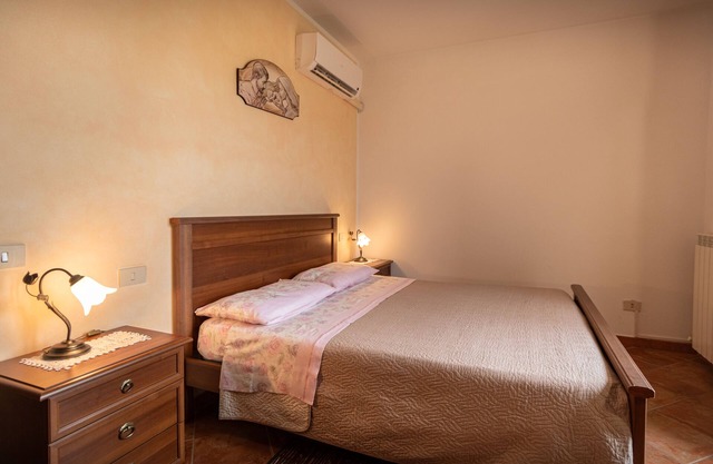 Large and spacious apartment in Assisi for 6 guests