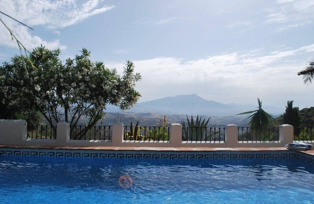 Large Andalucian Farmhouse, stunning views, pool & gardens,close to Natural Park