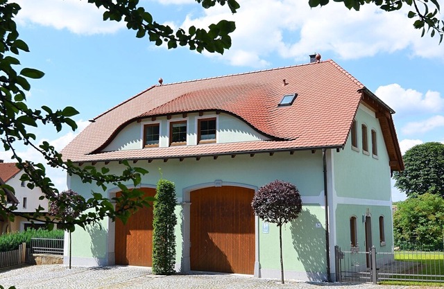 Large apartment located directly at the Jakobsweg - two complete residential units, private garden