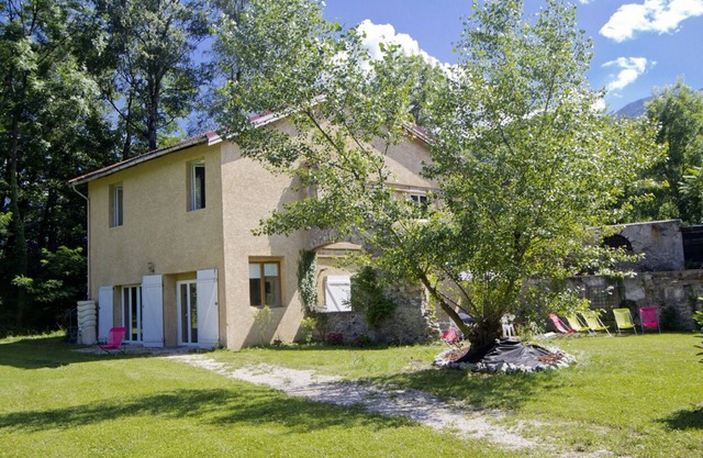 Large bright house, 200m², 5 bedrooms, high comfort, 20min away from ski runs