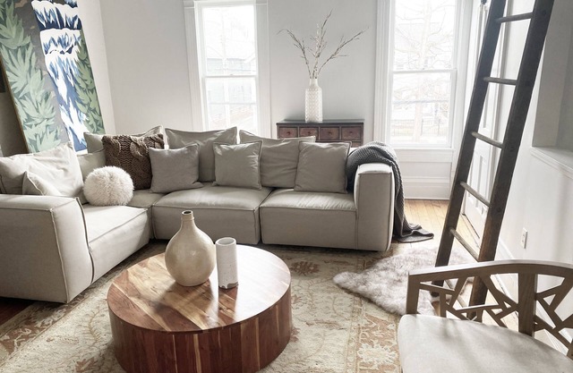 Large Cozy Tremont Loft
