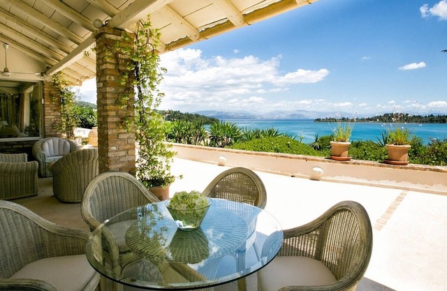 Large Elegant Villa, Stunning Sea Front Position with Direct Access to Gouvia Beach, Pool & Gym!