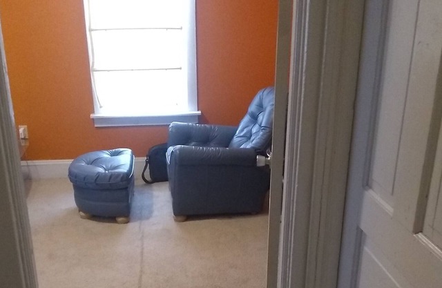 Large Independent Guest Room Area w Private Bath + Parking Near Capitol.