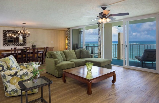 Large Oceanfront Haven 3 4
