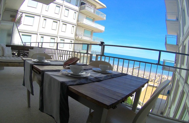 Large seafront apartment with large terrace