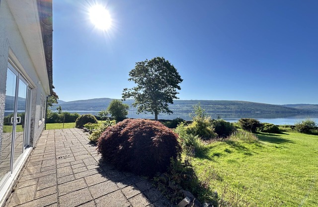 Large Sleeps 10 Cottage with Loch Views Big Garden