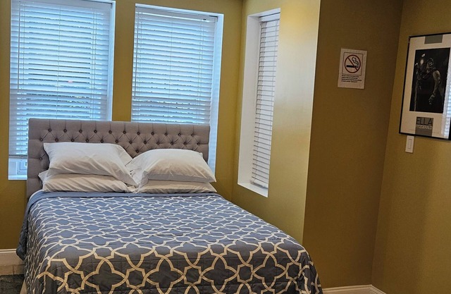 Large studio close to metro in Eckington/Shaw