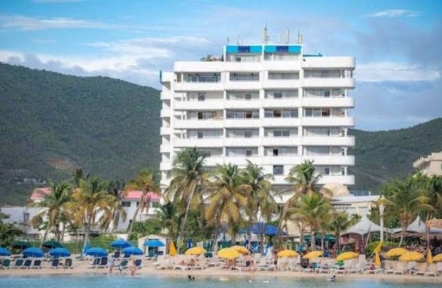 Large WATERFRONT 1BR/1Bath Apt in Beautiful St Martin in Simpson Bay