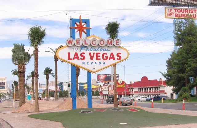 Las Vegas 2 Bedroom 2 Bath Deluxe condo - near strip