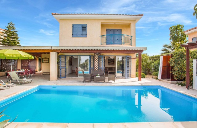Latchi Marina View - Three Bedroom Villa, Sleeps 7
