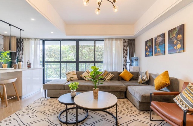 Laurel Hill Suites