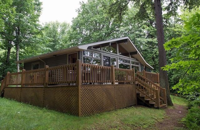 Laurentian Lakeside Cottage 53