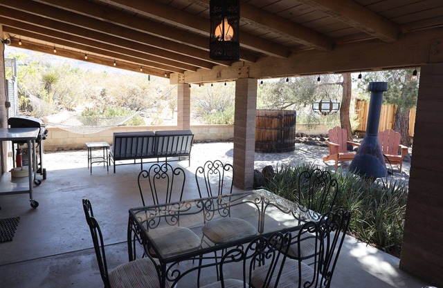 Lava House - Mid-Century Modern! Vintage Vibes & Modern Conveniences.