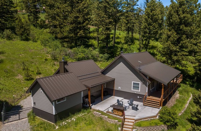 Lazy Bear Estate- New home with availability for August!