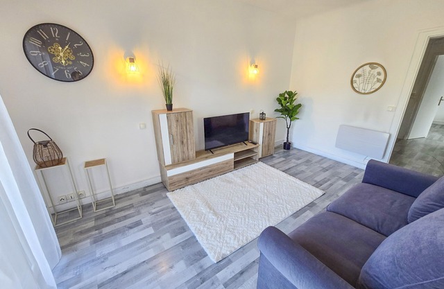 Le Cosy du Lac | Lake View – Central Quiet – Parking – Wifi – Bright Apartment 4 Guests