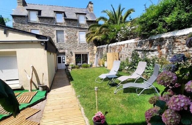 LE COCON de MATIGNON 4-star gîte 5 kms from the sea with spa 5-10 people