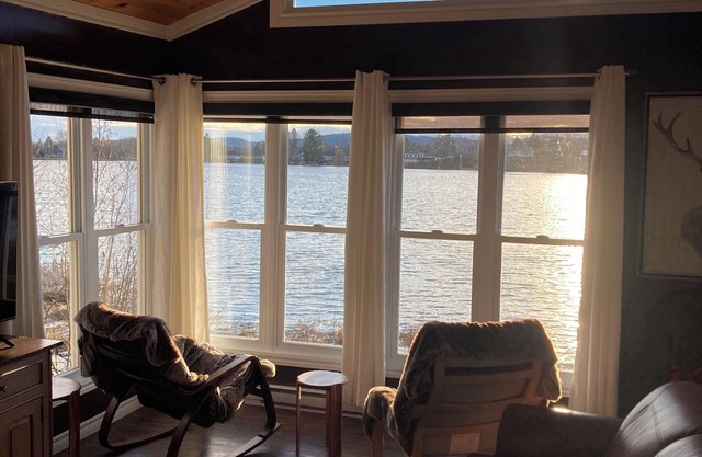 Le Duc on the Lake - Cozy waterfront Cottage