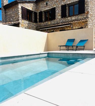 Le Mas de la Clé d'Or - Maison en pierre et piscine