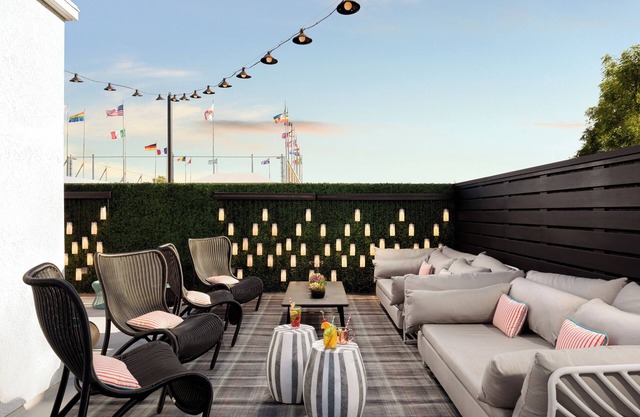 Le Parc at Melrose