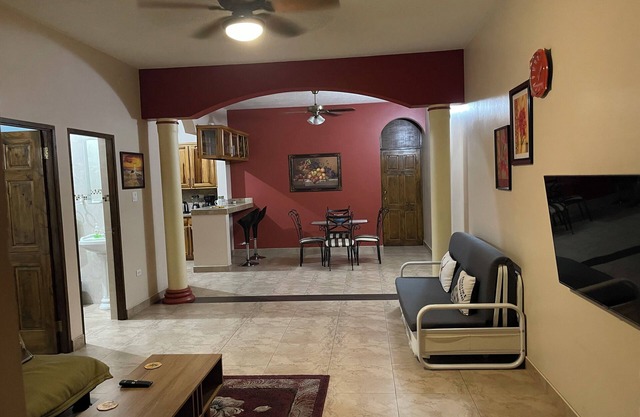 Le Quad's One Bedroom ~ Private, Spacious, Secured & Elegant