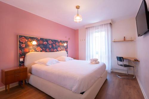 Le Taison d'Or with free parking include