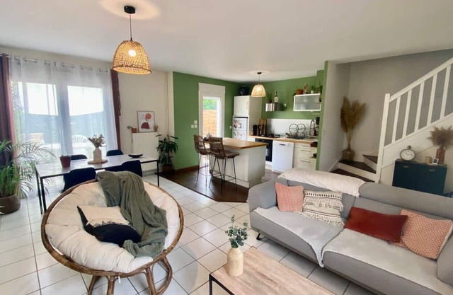 Le Voltaire: a cozy and bright little house