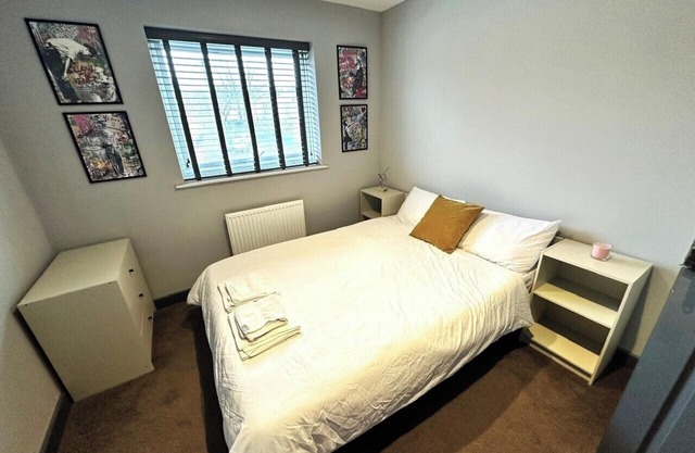 Leamington Spa-3 Bed-Garden-Pets-Free Parking