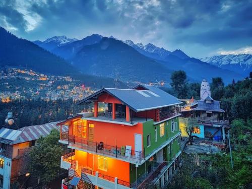 Leela Home - Full Mountain View