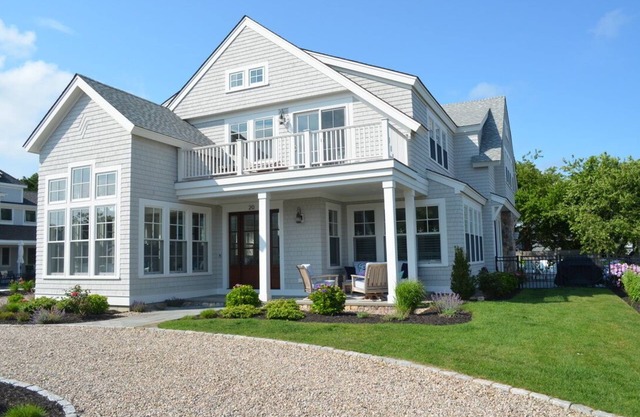 Leg-A-Sea Luxury Popponesset Beachside Vacation House