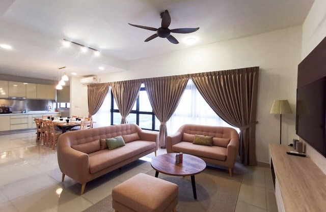 Legoland Penthouse (13pax) WIFI @JB City homestay
