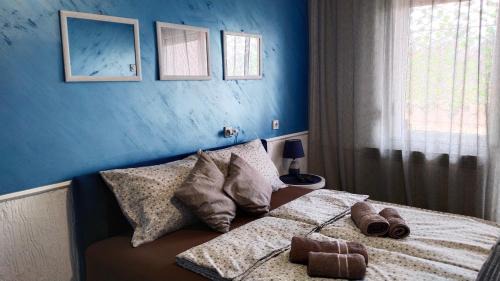 Lela's home (Lelin dom)