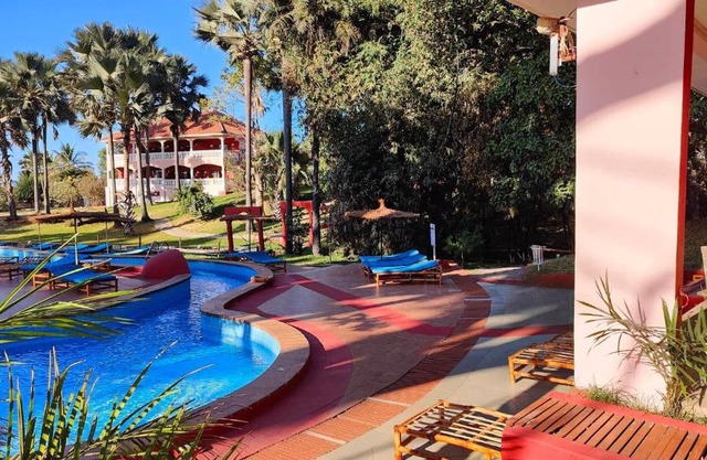 Lemon Creek Hotel Resort