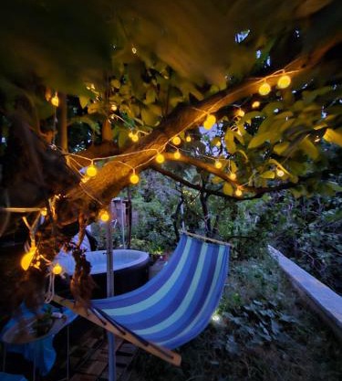 Lemon Garden Apartment-Hot Tub Jacuzzi