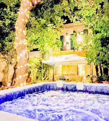 Leonardo House Pisa giardino piscina idromassaggio casa indipendente posizione centrale a pochi passi dalla stazione