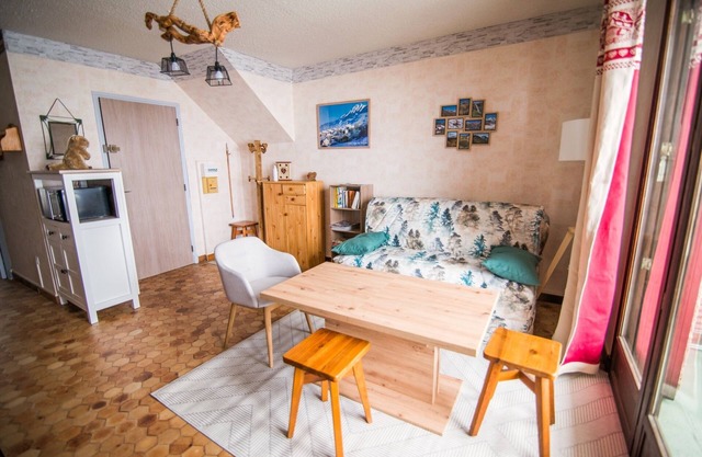 Les Campanules - One Bedroom Apartment, Sleeps 4