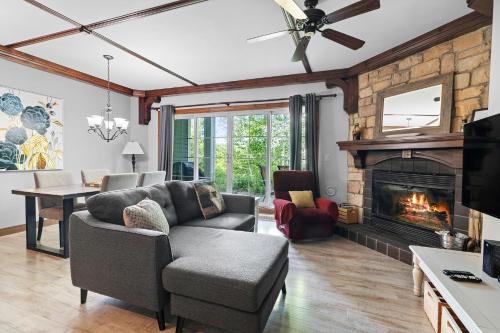 Les Manoirs Wpool & Hot Tub Near Village 120-7