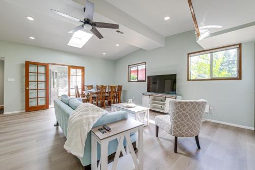 Less Than 1 Mi to Lake Washington Peaceful Apt in Kenmore